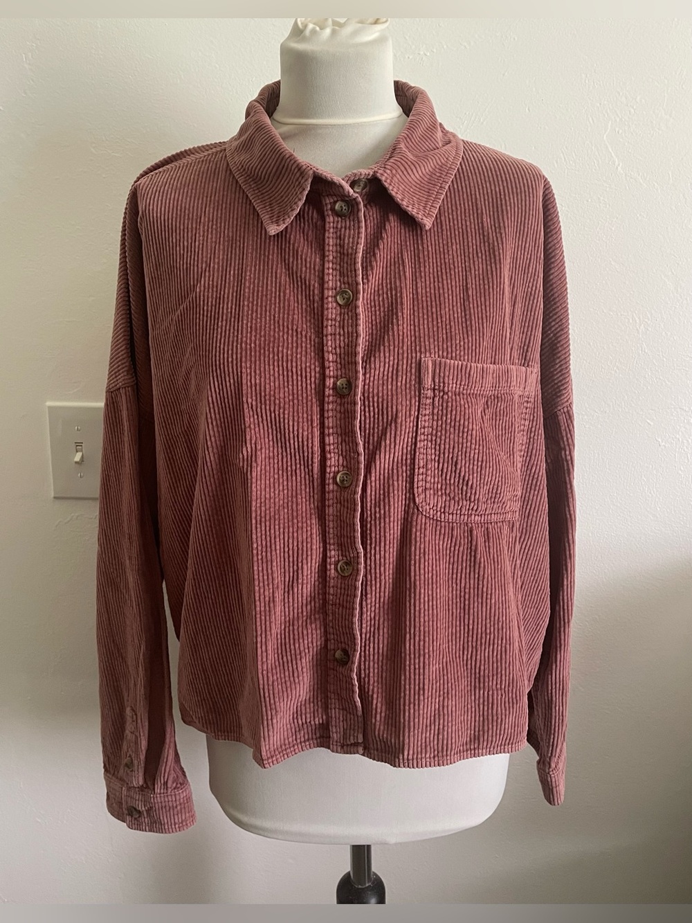 American Eagle Women Button Down Shirt XL Burgundy Corduroy Boxy Overshirt Crop
